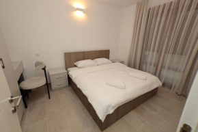Livinn-Double Room with Shared Bathroom